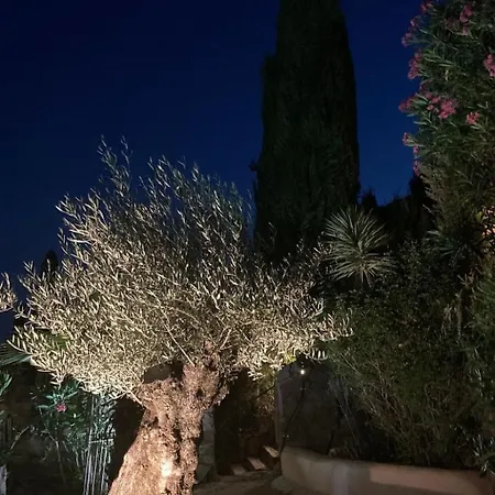 Kleine An Der Cote D'azur By Interhome